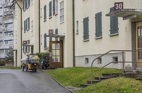 Posten i Geneve körs ut med elmoped i Geneve-